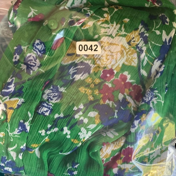 Floral Green Sleeveless Top - Picture 6 of 6